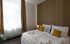 Litvan Sunset Apartments